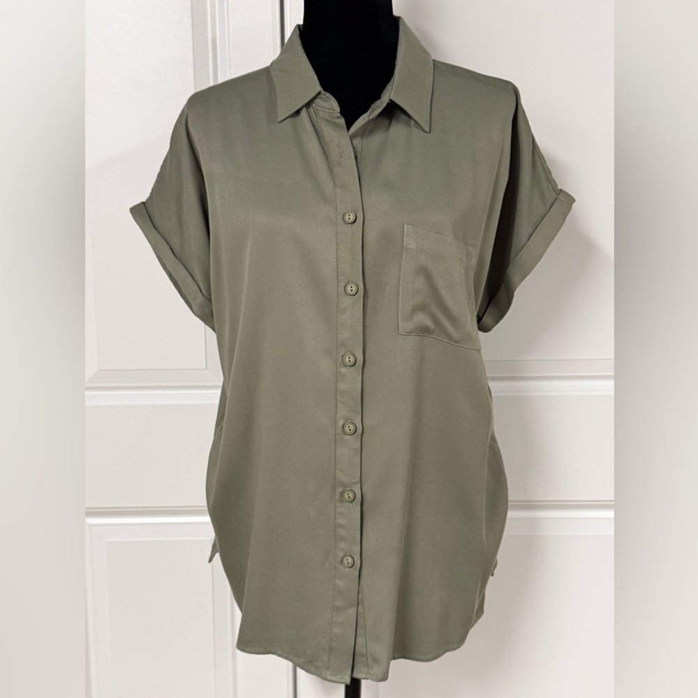 Lulus Button Down Cuffed Sleeve Shirt